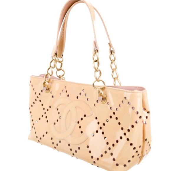 CHANEL Perforated CC Patent Tote - Picture 2 of 4